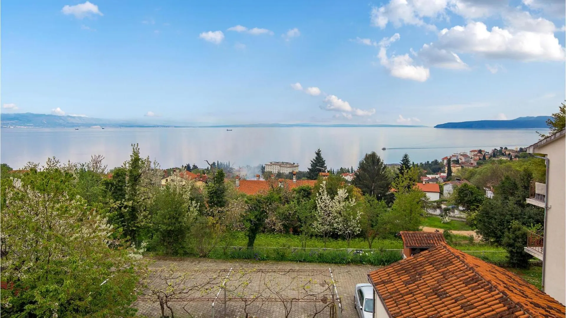 Gorgeous Apartment In Lovran With Kitchen